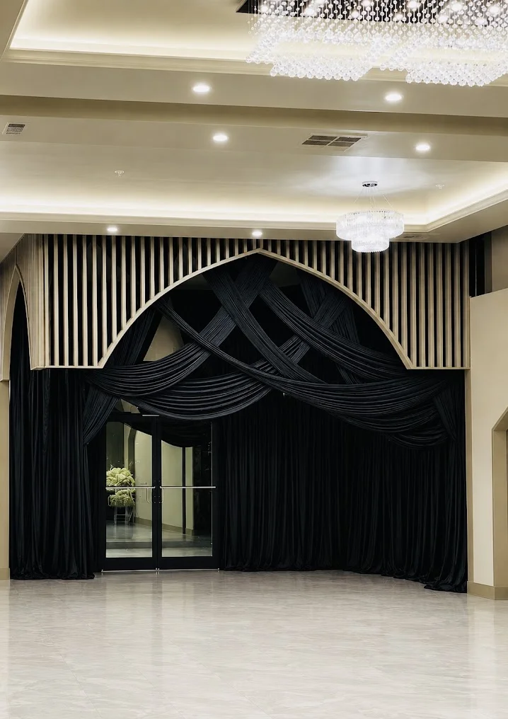 GRAND ARCHED FOYER ENTRANCE