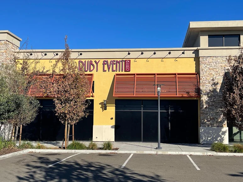 Schedule your tour - Ruby Event Center champagne setup
